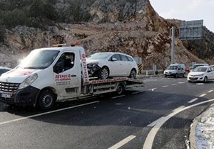 Kar, Akseki- Seydişehir yolunda ulaşımı engelliyor